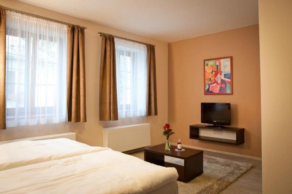 4Rooms Roztoky Εξωτερικό φωτογραφία